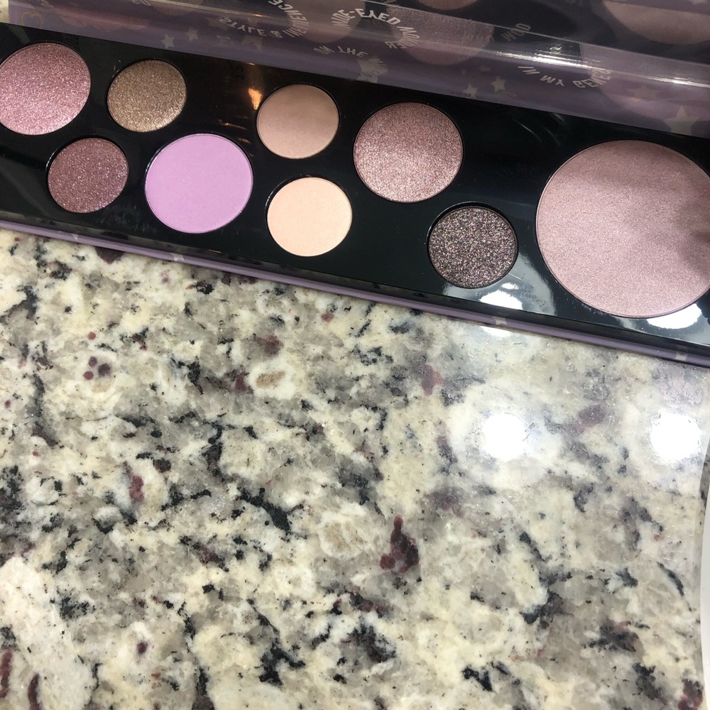 Brand new Mac eye shadow pallet